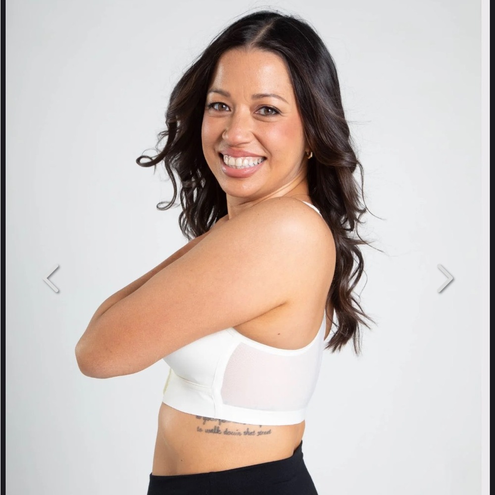 AnaOno Bianca Pocketed Front Closure Sports Bra - Picture 4 of 13